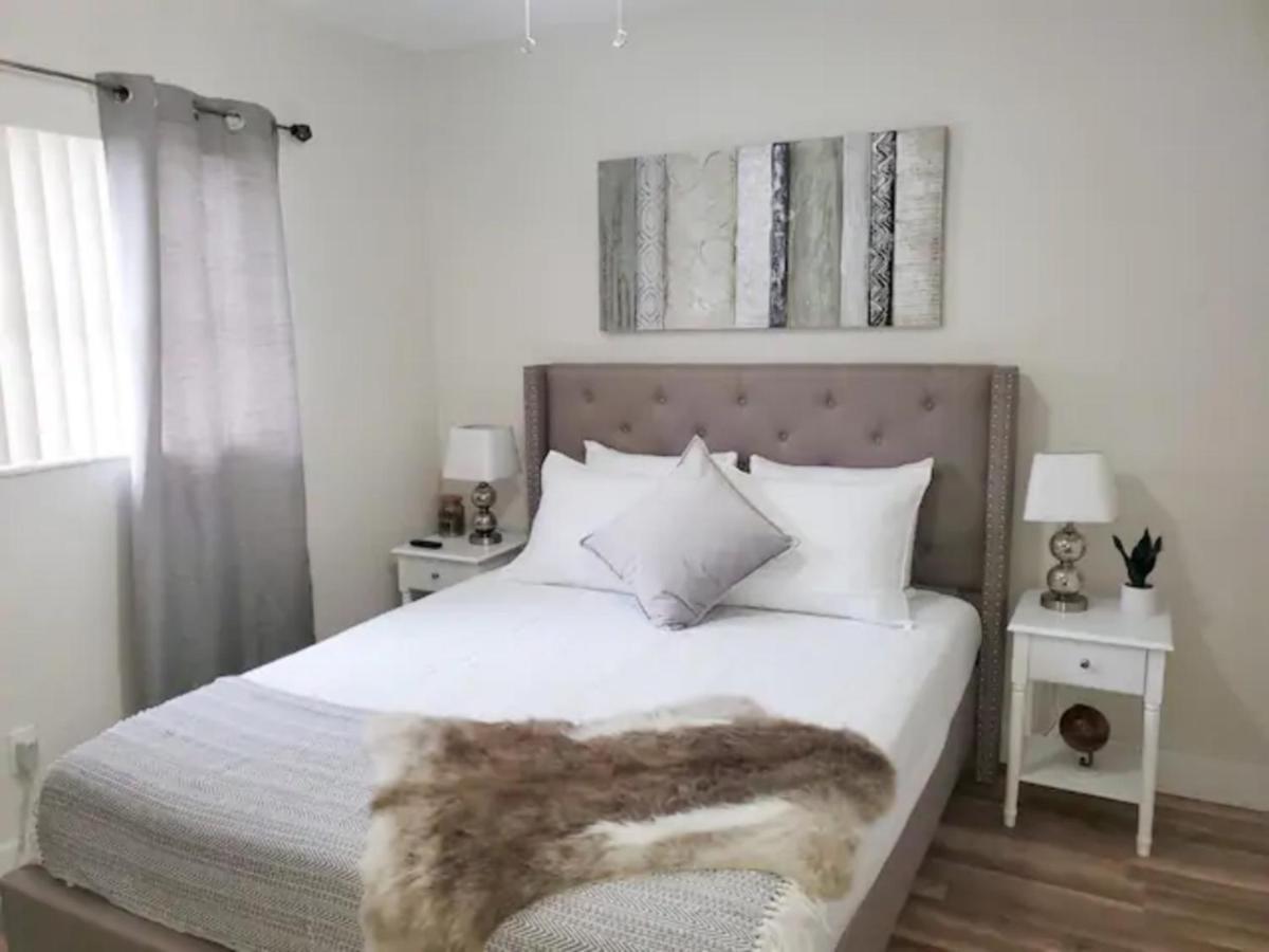 Sophisticated Dania Beach Suites Near The Beach Exterior foto