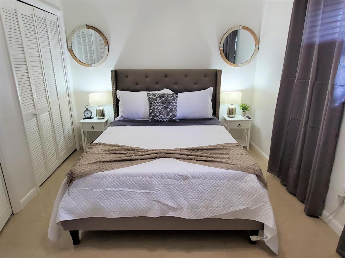 Sophisticated Dania Beach Suites Near The Beach Exterior foto