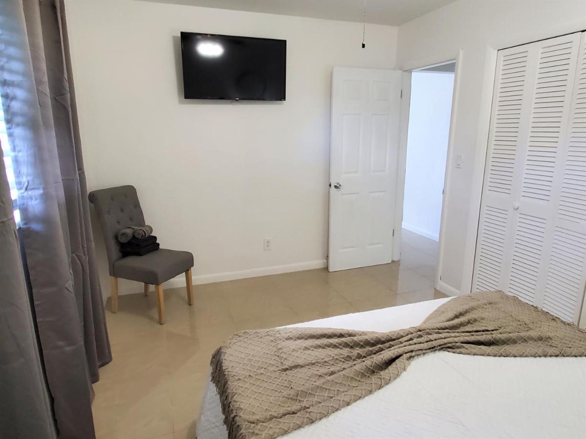 Sophisticated Dania Beach Suites Near The Beach Exterior foto