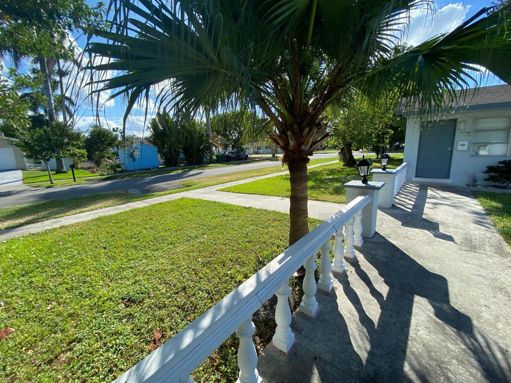 Sophisticated Dania Beach Suites Near The Beach Exterior foto